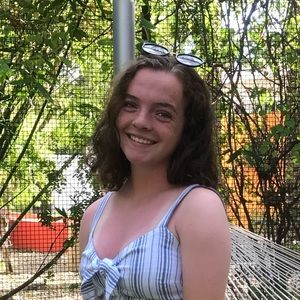 Meet your Posher, Cassandra